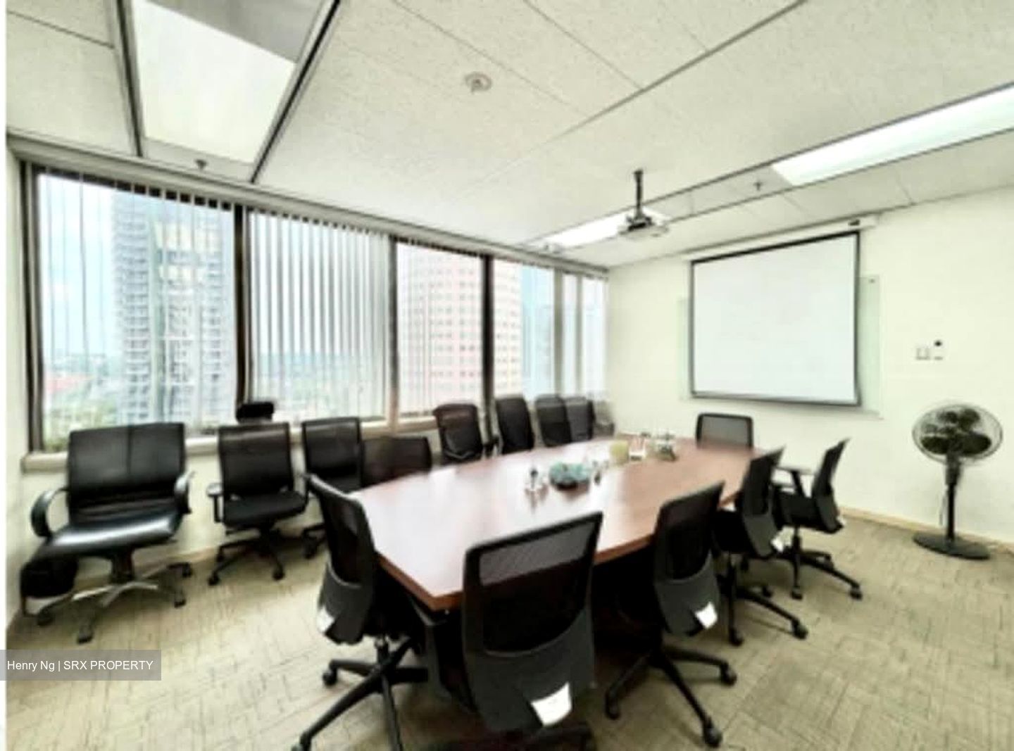 United Square (D11), Office #545901651